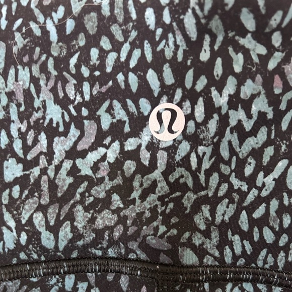 Lululemon Luxtreme 7/8 High Rise Train Times Leggings with mesh details- US 6 - Picture 10 of 10